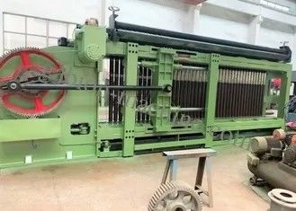 Beli Mesin Jaring Kawat Heksagonal Putar Ganda Dengan Sistem Oli Otomatis pembuatan online